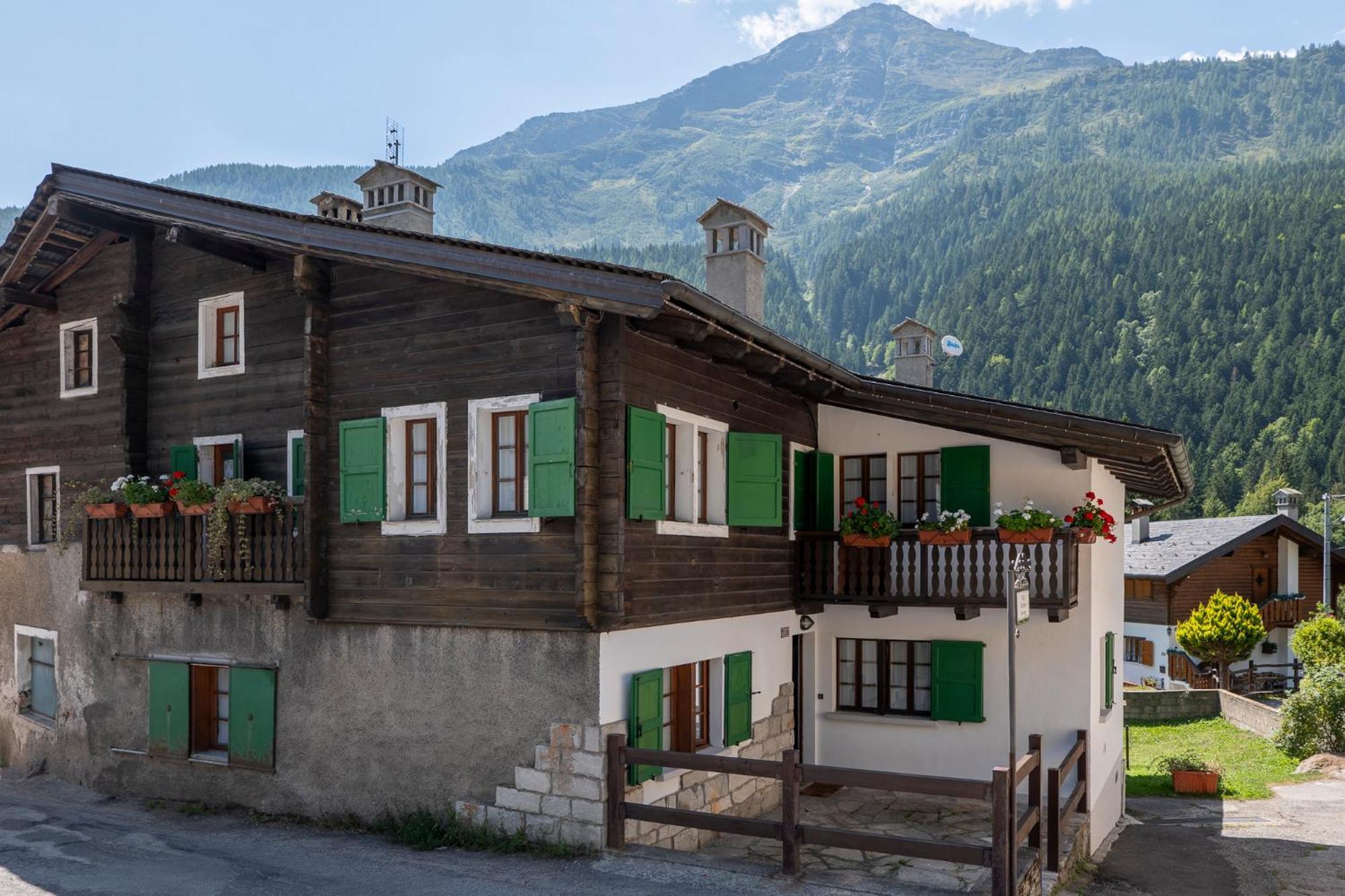 Incanto Walser Apartments Ronco Macugnaga Zewnętrze zdjęcie